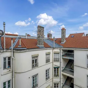 honor-suite-carnot.hotels-rhonealpes.com/